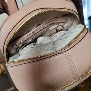 MICHAEL Michael Kors Rhea Zip Leather Backpack. Color: Fawn/Dusty Rose ❌TERJUAL❌Michael kors backpack Nude Pink Lengkap tag Leather main image 3
